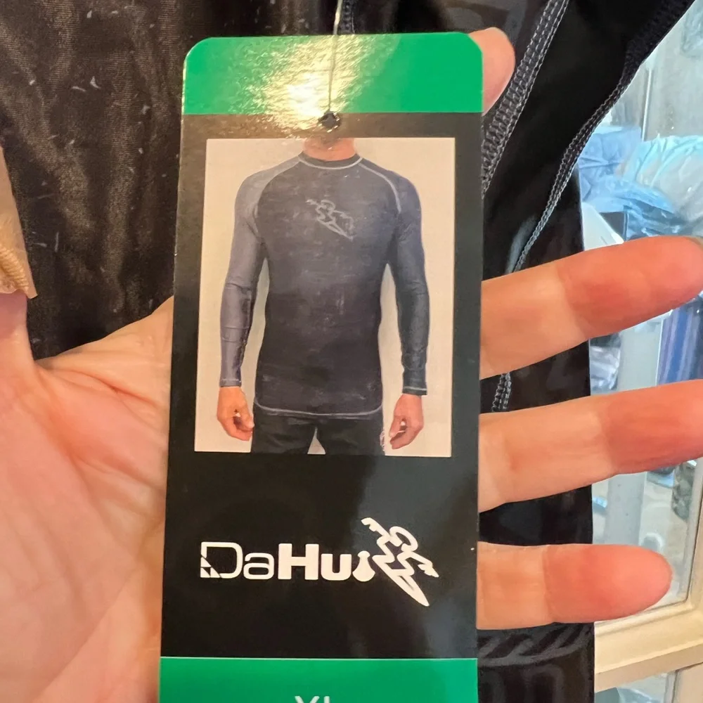 DaHui Long Sleeve Athletic Shirt - Black and Gray - Picture 2 of 4